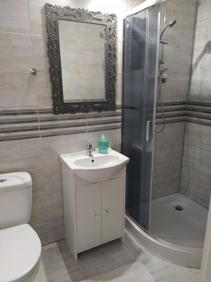 Hotel Koruna Penzion Teplice nad Metují Exteriör bild